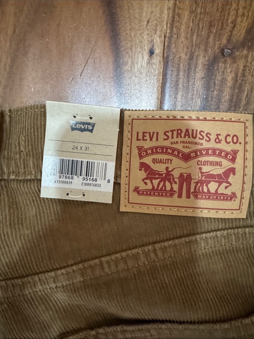 Levi’s 94 Baggy Corduroy Pants - Picture 3 of 4